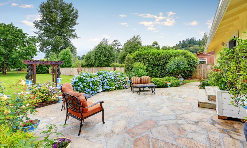 Make the Most of Summer: Transform Your Yard into an Outdoor Paradise